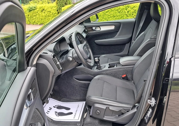Volvo XC 40 cena 83900 przebieg: 197000, rok produkcji 2018 z Maków Podhalański małe 529
